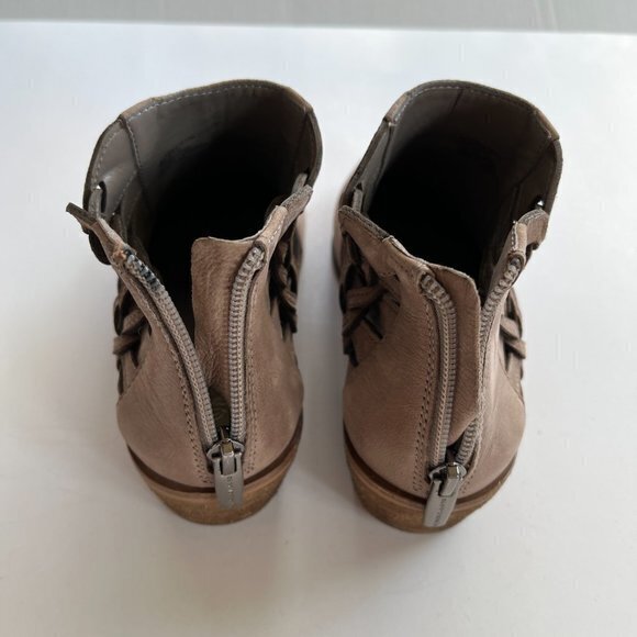 Vince Camuto Prestetta Boots Cutout Booties Rustic Brown Leather Size 7M… - Picture 5 of 10